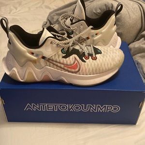 Giannis Immortality-white- size 10 mens 11.5 womens